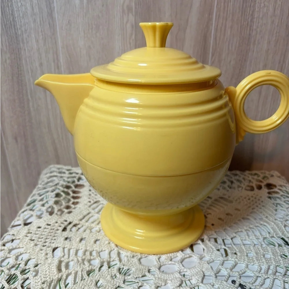 Fiesta Homer Laughlin Yellow Vintage Retro Coffee Teapot